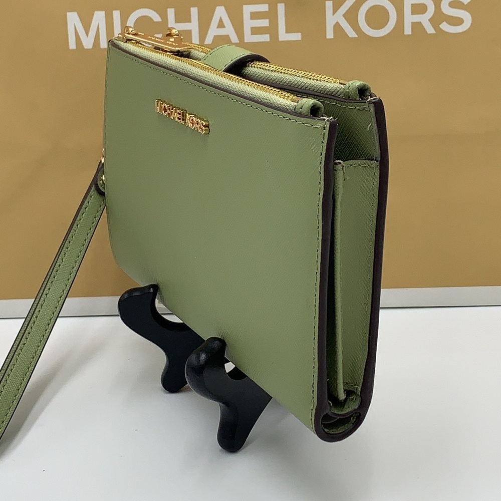 MICHAEL KORS LARGE DOUBLE ZIP WRISTLET WALLET LIGHT SAGE COLOR - Picture 8 of 12